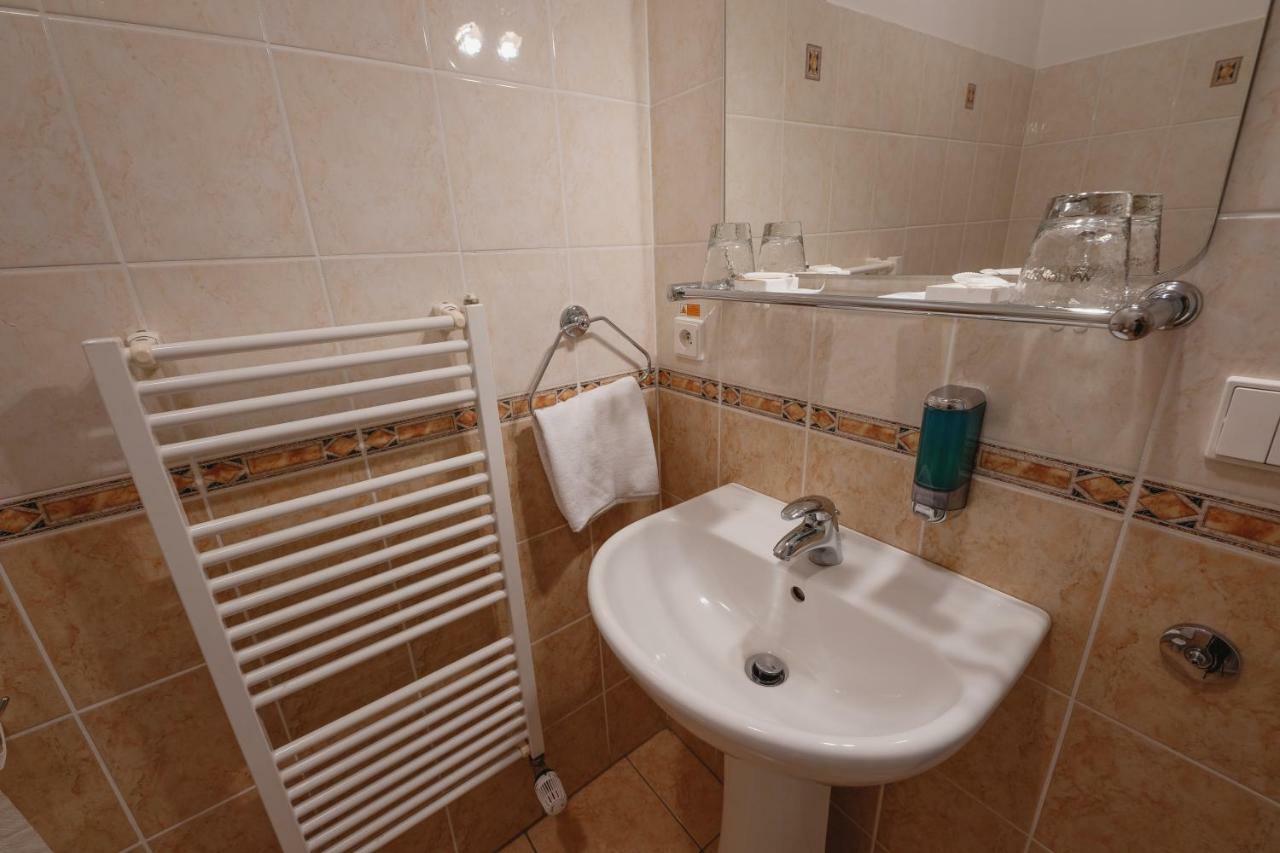Hotel Taverna Javorník Esterno foto